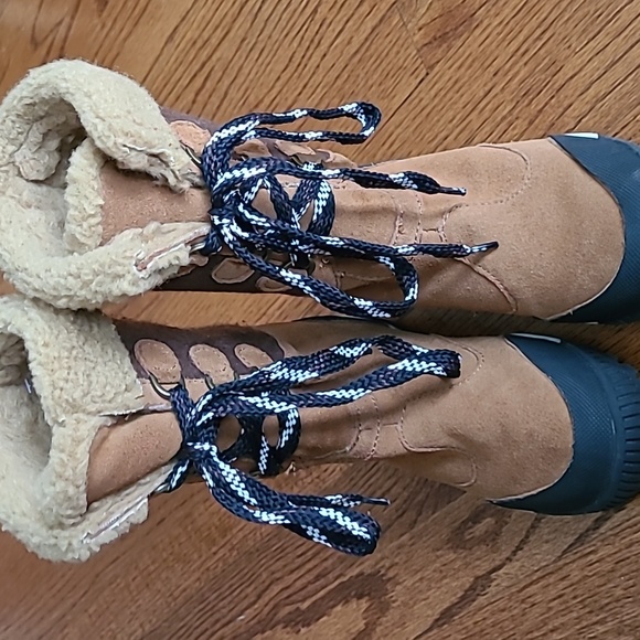 BooRoo Sherpa Fleece Lined Winter Lace-Up Boots - Size 6 - Picture 4 of 16